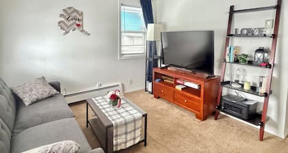 Entire single floor unit with yard access in a quiet, convenient neighborhood