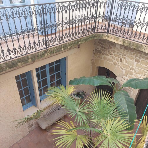 Appartement P1 mezzanine centre historique de Sommières