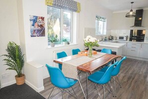 Dining - Sandbanks Apt | Sleeps 8 | Beach | Contractors (Poole)