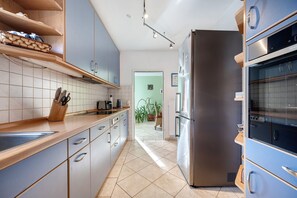 Geladeira, fogão, cooktop, lava-louças