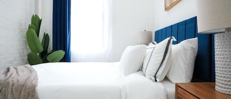 3 bedrooms, iron/ironing board, internet, bed sheets