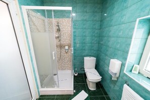 Studio, Balcony, Sea View | Bathroom | Shower, free toiletries, hair dryer, towels - Avenue Palm (Eforie Nord)
