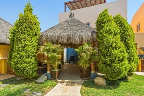 Exterior - Cerritos Beach Poolside Retreat / 2BR + BBQ (El Pescadero)