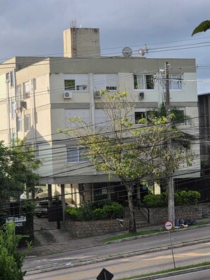 Exterior - Beautiful apartment in Porto Alegre with a great location. (Porto Alegre)