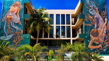 Fachada de la propiedad