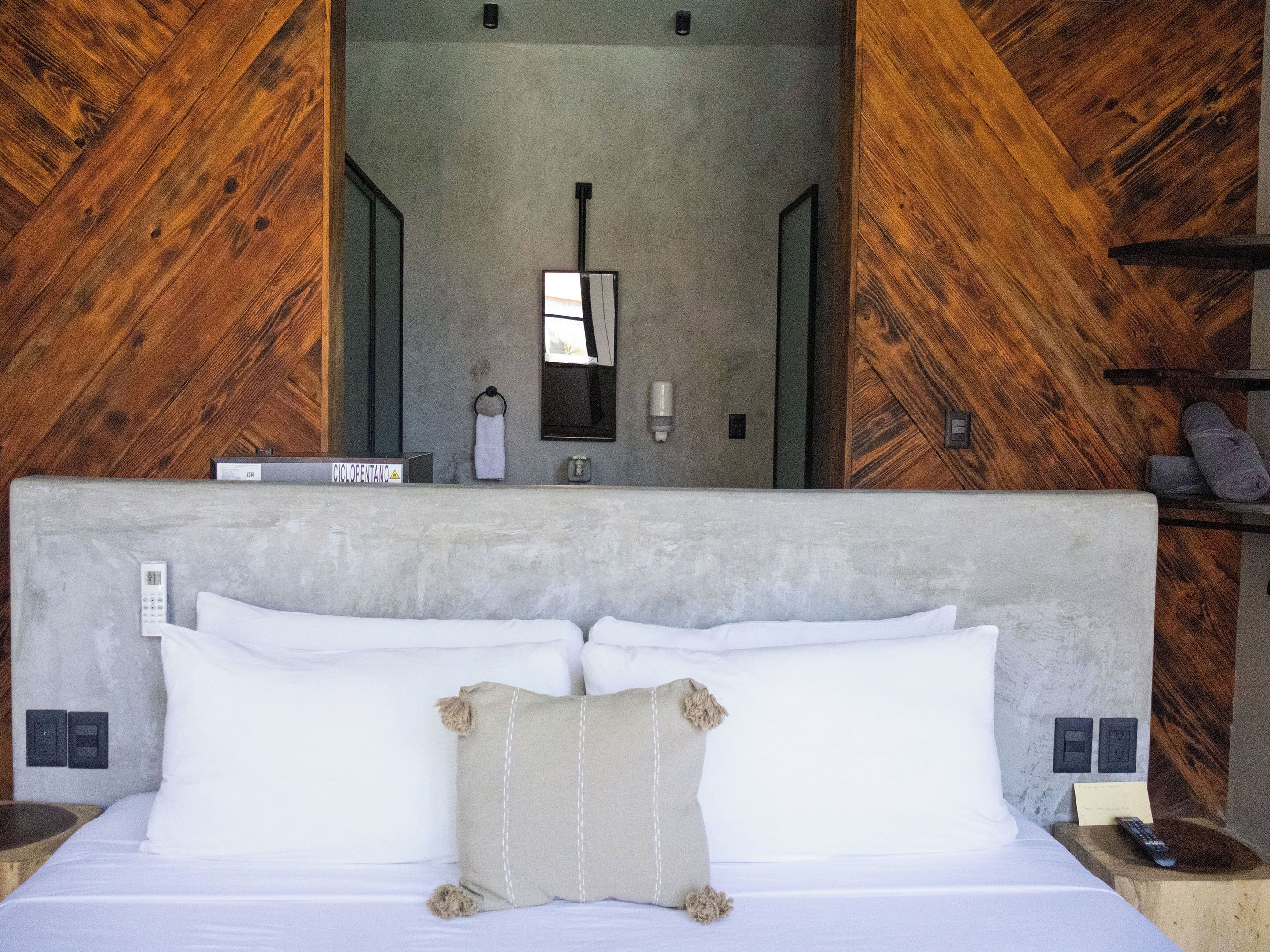 Habitación Deluxe, 1 cama de matrimonio grande | Cortinas opacas, wifi gratis, ropa de cama