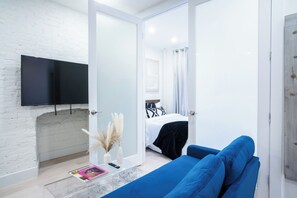 2 bedrooms, iron/ironing board, Internet, bed sheets