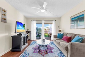 Living area - Cozy Condo Getaway! (Naples)