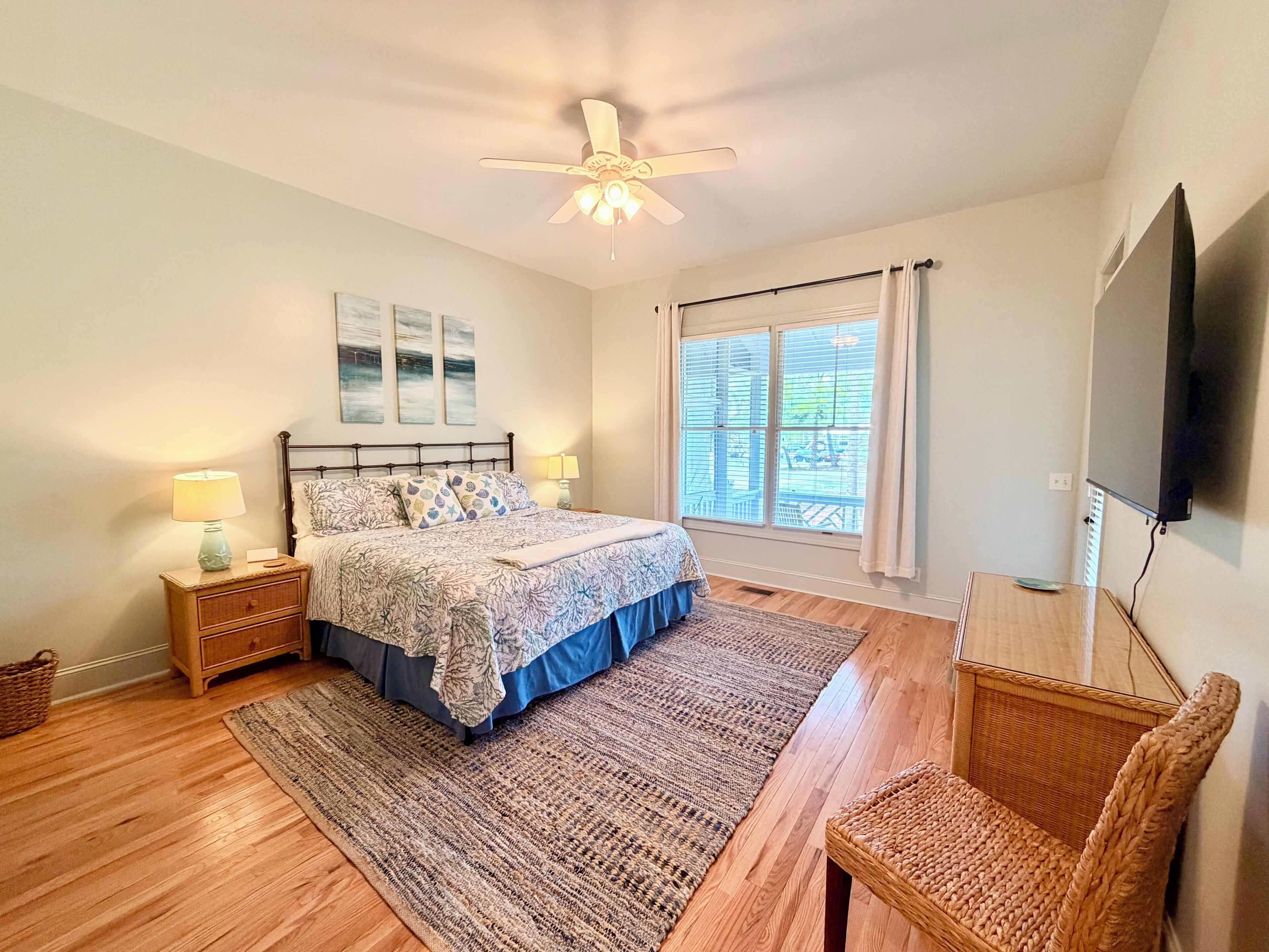 4 bedrooms, iron/ironing board, free WiFi, bed sheets