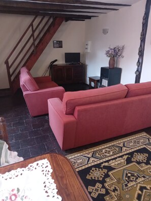 Living area - Holiday Home 'Le Ecurie' with Shared Pool, Private Terrace and Wi-Fi (Allonnes)