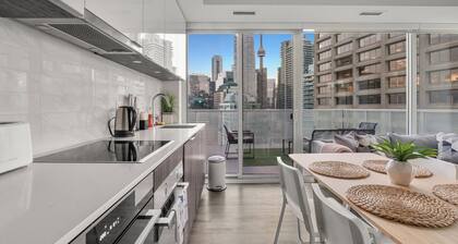 Harbour Westin Lake View Suite & CN Tower