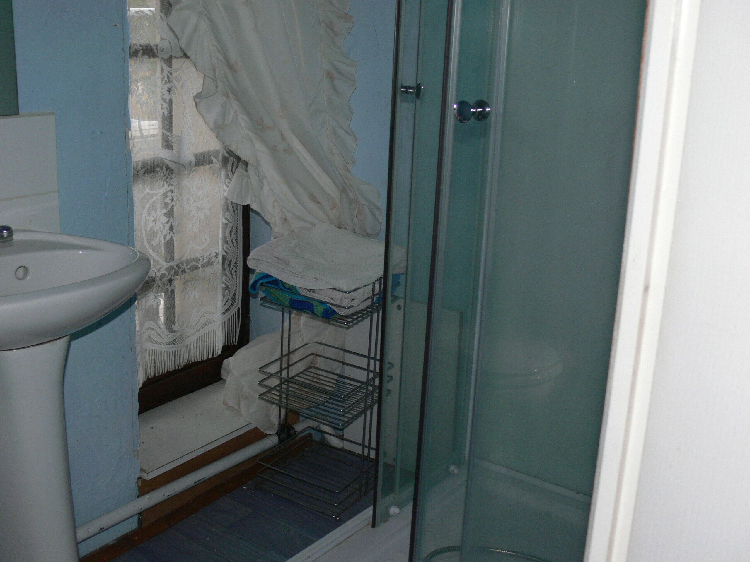 Douche, serviettes fournies