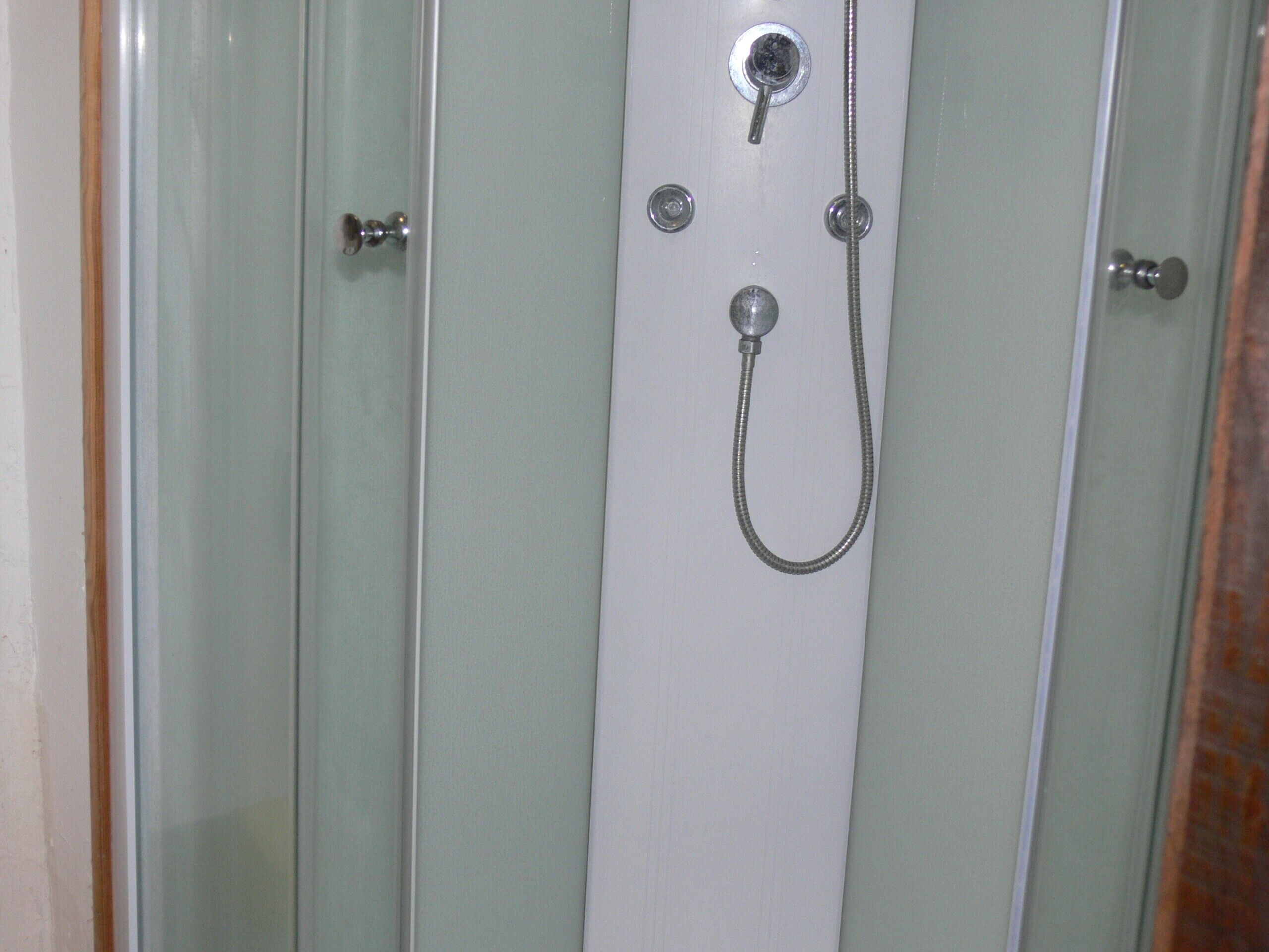 Shower, towels