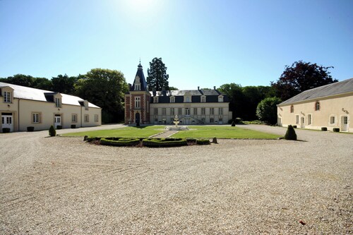 Bed & Breakfast Orangerie XVIIIe - Swimming pool & Spa - Domaine near Chartres
