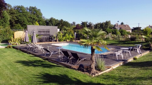 Bed & Breakfast Orangerie XVIIIe - Swimming pool & Spa - Domaine near Chartres