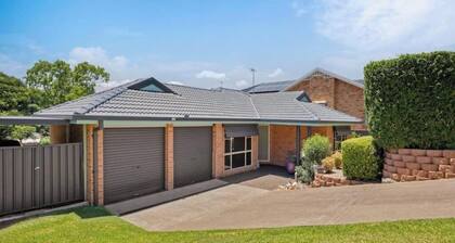 Elegant 4BR Muswellbrook Home | Secure Parking