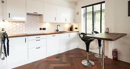 Apartment Sleeps 5 With Parking