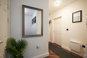 Interior - Apartment Sleeps 5 With Parking (Manchester)