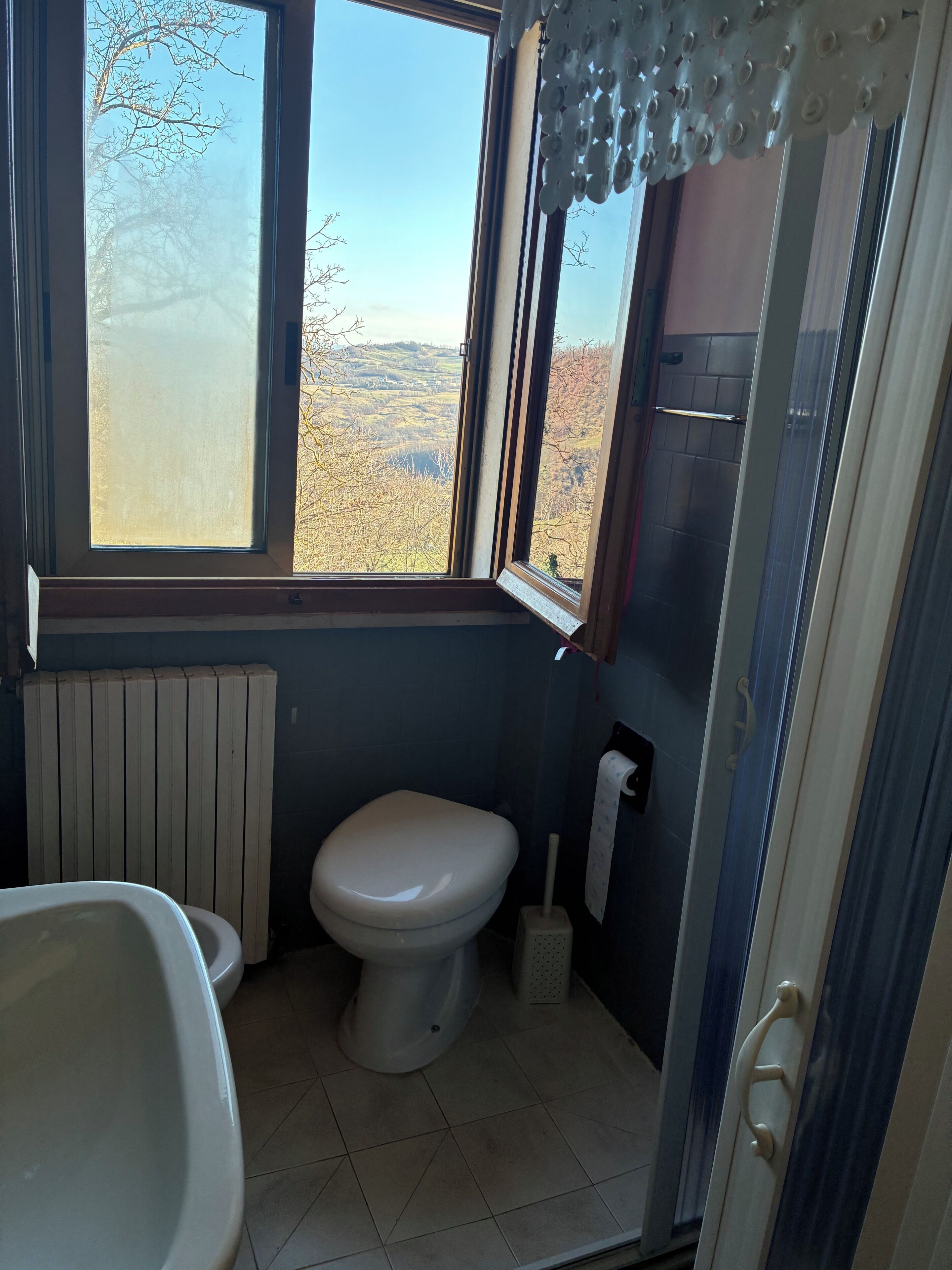 Doccia, asciugacapelli, bidet, asciugamani