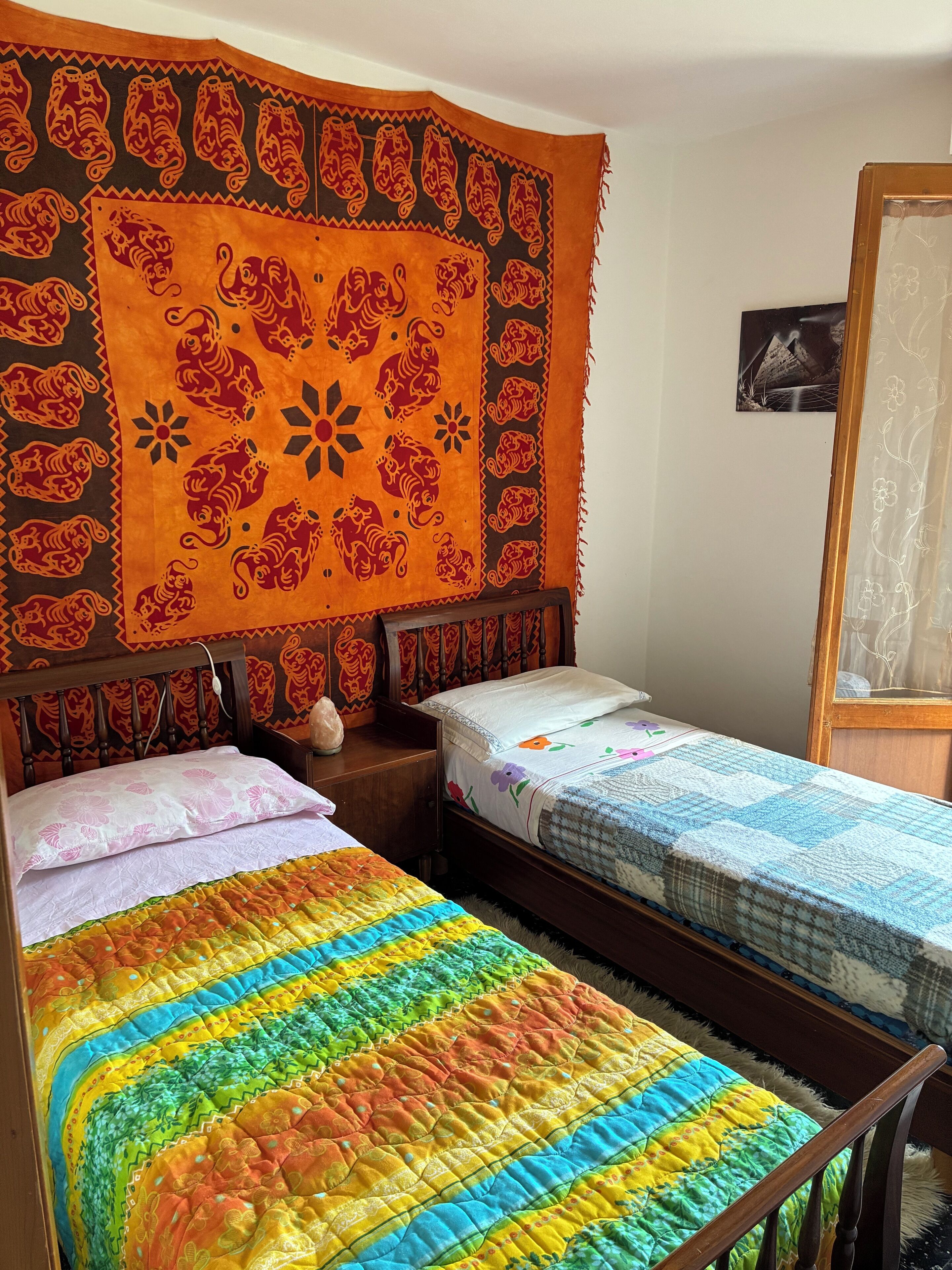 2 bedrooms, iron/ironing board, bed sheets