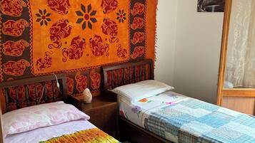 2 bedrooms, iron/ironing board, bed sheets