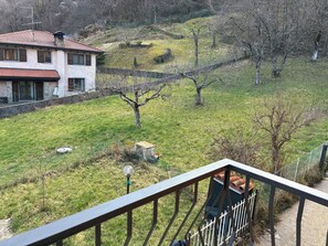 Property grounds - Apartment in the midst of nature that will help regenerate your body and mind (Castiglione dei Pepoli)