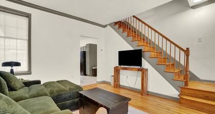 NEW Downtown York 2B Getaway. Modern Comfort.