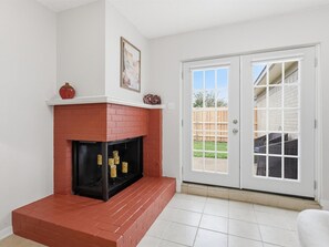 Interior - Fort Worth Casa 2 Is Ready For You (Fort Worth)