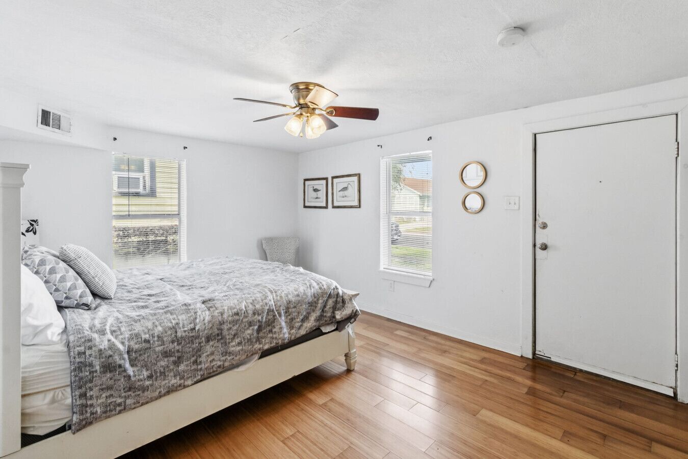 4 bedrooms, iron/ironing board, travel cot, WiFi