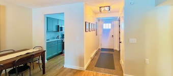Newly Renovated Stowe Condo:Mtn Views, hiking/biking, ski in/out via trail, pool