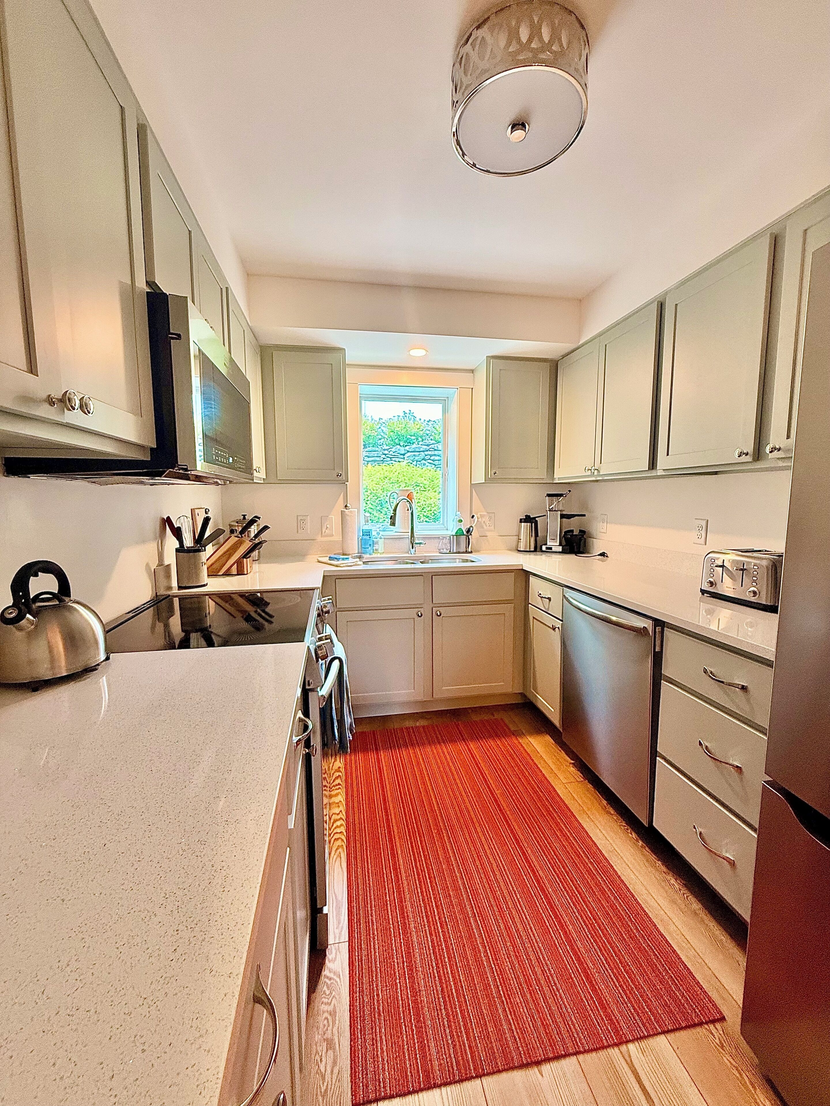 New Kitchen including all appliances!