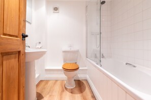 Hair dryer, towels - The Cottage at Tuffon Hall, Sible Hedingham, Suffolk (Sible Hedingham)