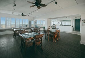 Dining - Coral Cove Escape | Team Joseph Ellen (Fernandina Beach)