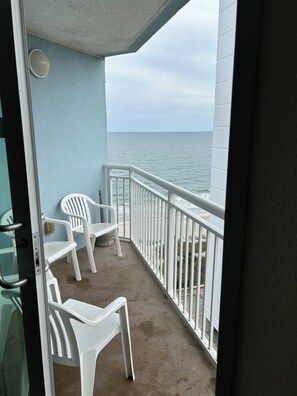 Property grounds - 2 bedroom, 2 bath Condo in beautiful Myrtle Beach with attached parking garage (Myrtle Beach)