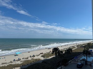 Beach - 2 bedroom, 2 bath Condo in beautiful Myrtle Beach with attached parking garage (Myrtle Beach)
