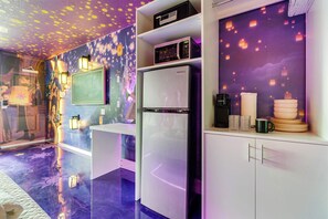 Interior - Rapunzel's Magical Studio (Kissimmee)