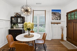 Dining - Modern House Near BeltLine & Piedmont Park (Atlanta)