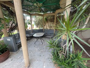 Terrace/patio - Spacious 3-bedroom villa in peaceful 20min Marrakech (Ouled Rahou)