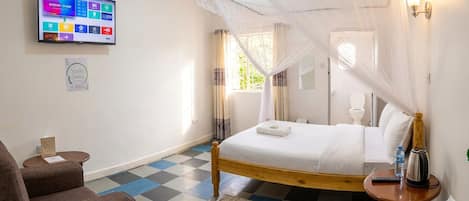9 bedrooms, desk, iron/ironing board, WiFi