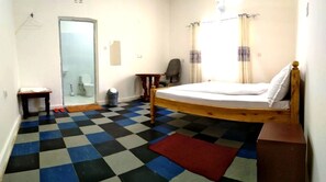 9 bedrooms, desk, iron/ironing board, WiFi - Bathi Gardens Naivasha - Tranquil Garden Escape - Clean, Secure & Near Lake (Naivasha)