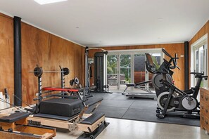 Fitness facility - The Glade - John Barron Retreat - Hot Tub & Sauna (Kokotau)