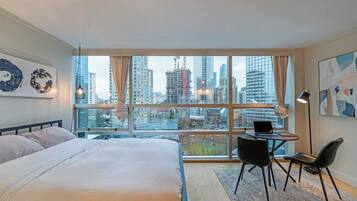 Bügeleisen/Bügelbrett, Reisekinderbett, kostenloses WLAN, Bettwäsche