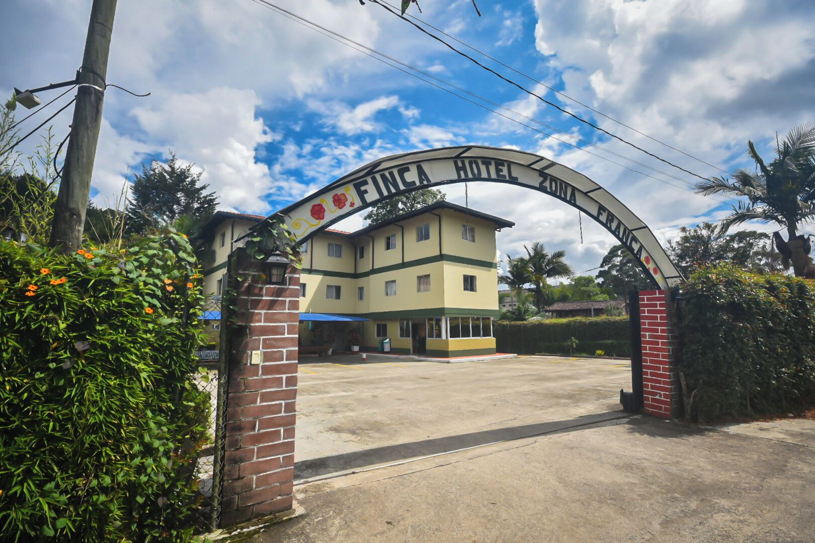 المنشأة من الخارج