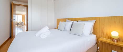 2 Schlafzimmer, BĂŒgeleisen/BĂŒgelbrett, BettwĂ€sche