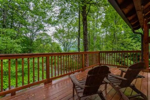 Property grounds - Peace By The Creek-Hot Tub, Easy Access, Dogs Okay (Maggie Valley)