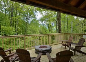Terrace/patio - Peace By The Creek-Hot Tub, Easy Access, Dogs Okay (Maggie Valley)