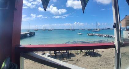 Beautiful 1-bedroom boat in peaceful Grand Case perfect for relaxing