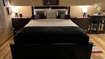 Tabla de planchar con plancha, cuna de viaje, wifi gratis y ropa de cama