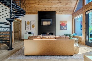 Smart TV y chimenea 