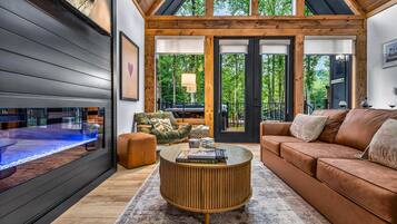 Smart TV, fireplace